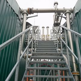 Treppe zur Biogasanlage - GF-Bio-Energie Hasetal GmbH in Löningen